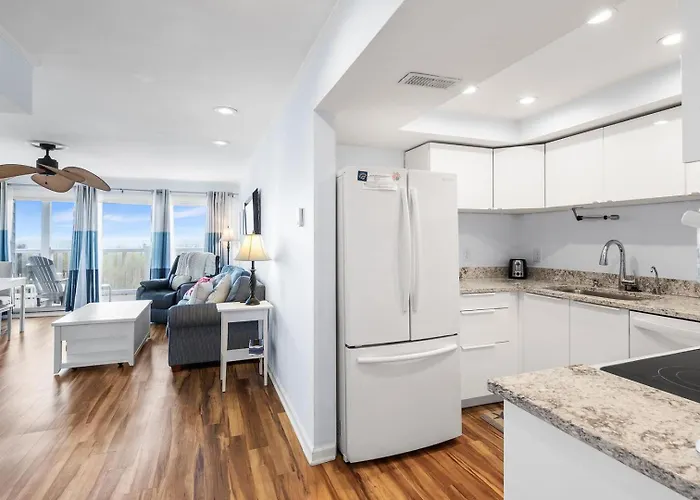 Silver Sands 102s Apartment